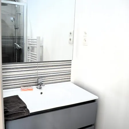 La Benitienne, Maison En Pierres Avec Terrasse 度假居 *